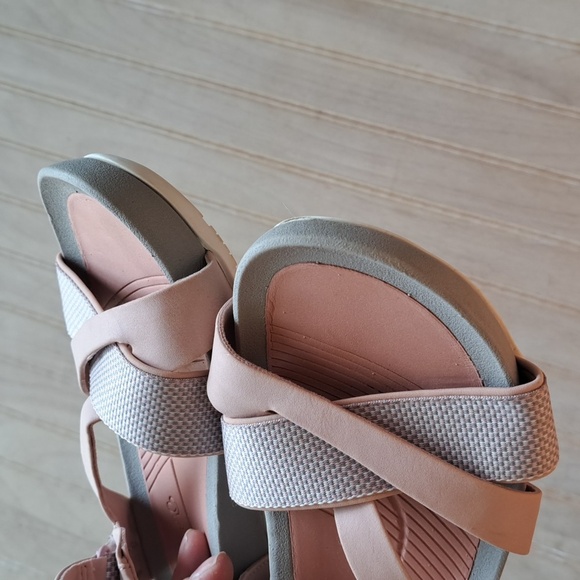BareTraps Alaina Strappy Athletic Sporty Comfy Flatform Causal Support Sandals - Picture 6 of 12